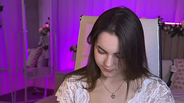 Snapshot of FrancescaCavaliere chatting on June 1, 2026, 9:44 am FrancescaCavaliere online show from June 1, 2026, 9:44 am