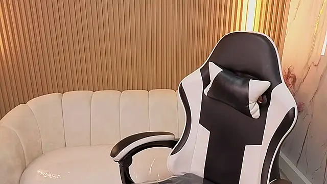 venus velvet tp online show from December 3, 2025, 7:34 pm