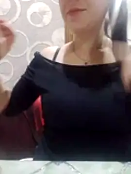 Snapshot of Lucu_ chatting on November 19, 2025, 6:52 pm Lucu online show from November 19, 2025, 6:52 pm