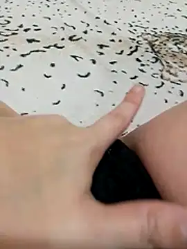 Snapshot of Lucu_ chatting on November 21, 2025, 3:00 pm Lucu online show from November 21, 2025, 3:00 pm