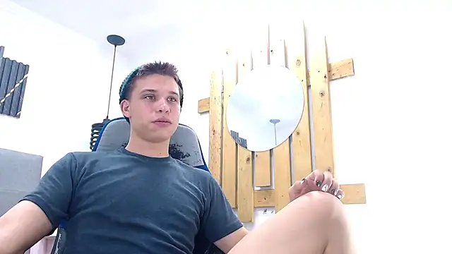 Liam York  online show from January 11, 2026, 4:28 am