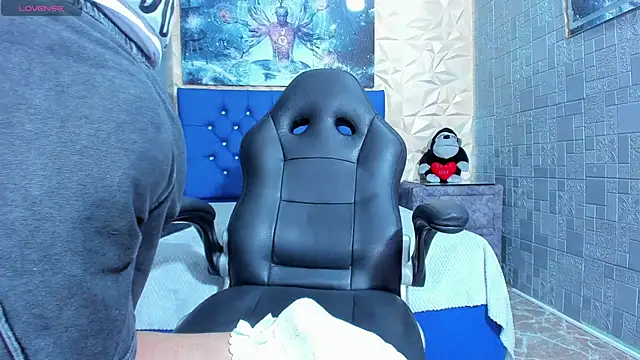 Snapshot of ElanGiraldo chatting on May 6, 2026, 11:54 pm ElanGiraldo online show from May 6, 2026, 11:54 pm