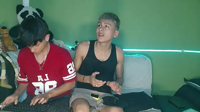 Kurt williams1 online show from December 13, 2025, 7:53 pm