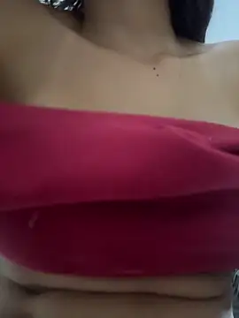 EmmiiGlow online show from April 8, 2026, 10:21 pm