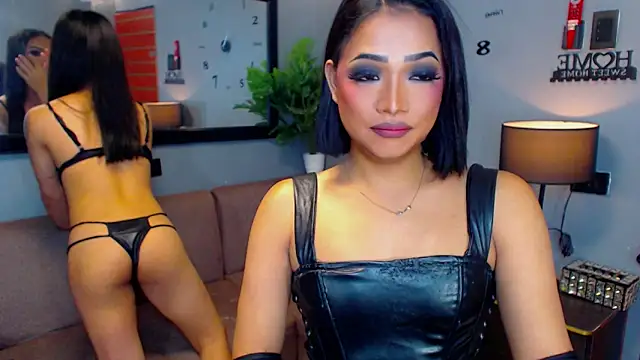 SavageSisters online show from November 12, 2025, 10:04 am