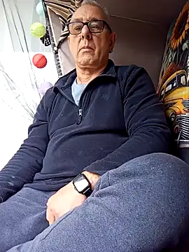 andy-1961 online show from November 25, 2025, 12:27 pm