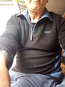 andy-1961 online show from November 30, 2025, 12:42 pm