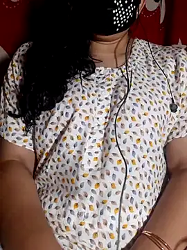 HotGirl23231 online show from June 28, 2026, 7:20 pm