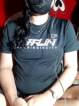 HotGirl23231 online show from July 26, 2026, 6:37 pm