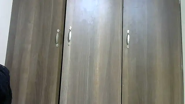 she-- online show from November 22, 2025, 4:06 pm