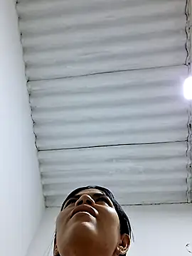 Skinny Wet online show from December 4, 2025, 11:41 am