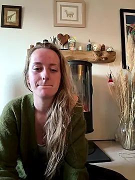 NaughtyAmore online show from December 5, 2025, 10:02 am