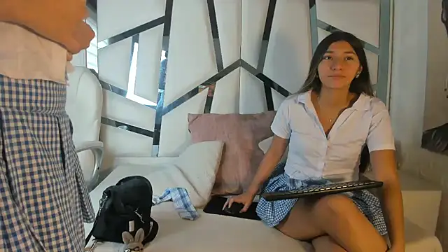 ScarlettAndKendra online show from November 25, 2025, 7:03 pm