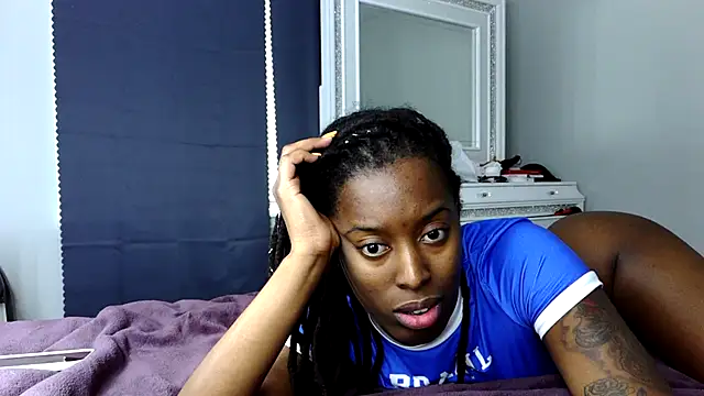 EgyptMonroe2 online show from November 19, 2025, 9:15 pm