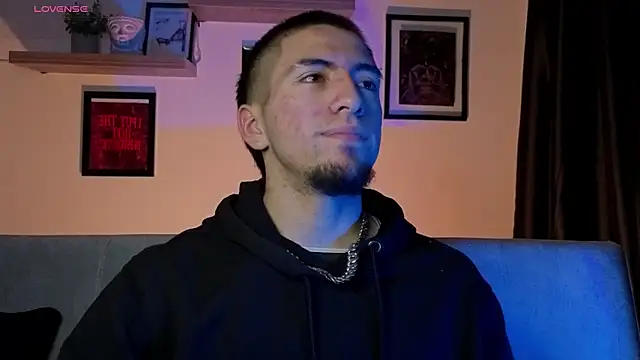 Snapshot of AresMassimoX chatting on November 15, 2025, 3:48 am AresMassimoX online show from November 15, 2025, 3:48 am