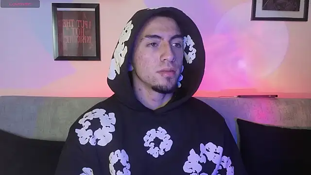 Snapshot of AresMassimoX chatting on December 23, 2025, 5:38 am AresMassimoX online show from December 23, 2025, 5:38 am