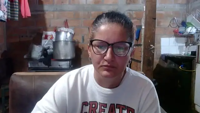 Snapshot of Sra_Angelina chatting on May 3, 2026, 3:34 am Sra Angelina online show from May 3, 2026, 3:34 am