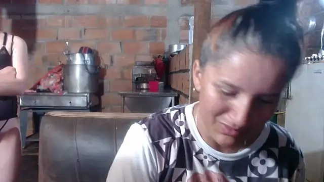 Snapshot of Sra_Angelina chatting on May 17, 2026, 7:39 am Sra Angelina online show from May 17, 2026, 7:39 am