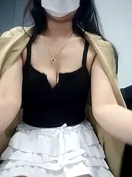   Anna    online show from November 23, 2025, 5:24 pm