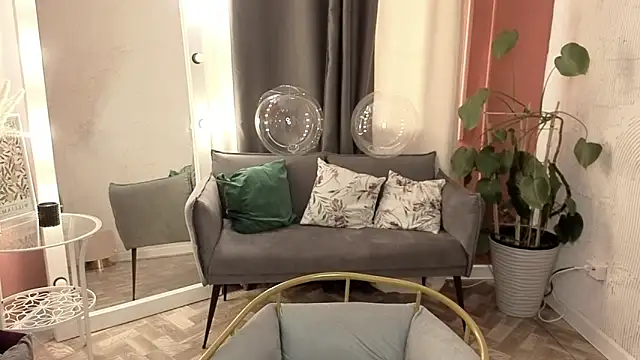 Snapshot of Annie_Way chatting on March 14, 2026, 4:40 am Annie Way online show from March 14, 2026, 4:40 am