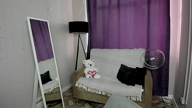 Snapshot of Annie_Way chatting on March 16, 2026, 5:44 am Annie Way online show from March 16, 2026, 5:44 am