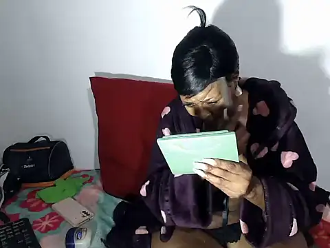 GucciladyXXXX online show from November 20, 2025, 8:30 pm