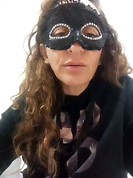 Snapshot of Giorgia13 chatting on November 14, 2025, 9:24 pm Giorgia13 online show from November 14, 2025, 9:24 pm