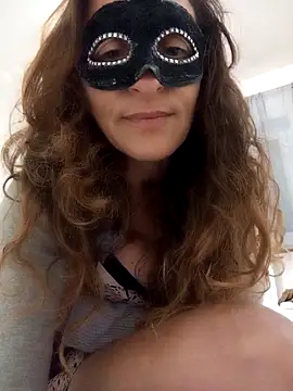 Snapshot of Giorgia13 chatting on December 5, 2025, 8:27 pm Giorgia13 online show from December 5, 2025, 8:27 pm