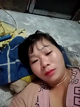 vangkt-cute online show from December 19, 2025, 7:54 pm