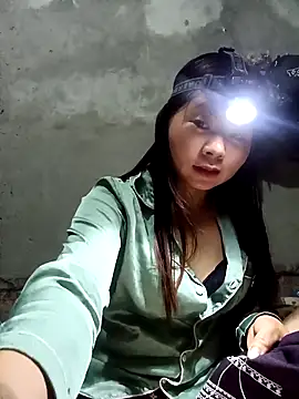 vangkt-cute online show from April 18, 2026, 7:40 pm