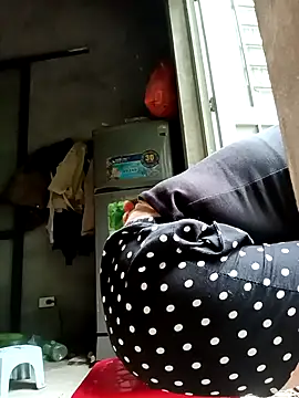 vangkt-cute online show from April 21, 2026, 3:57 am