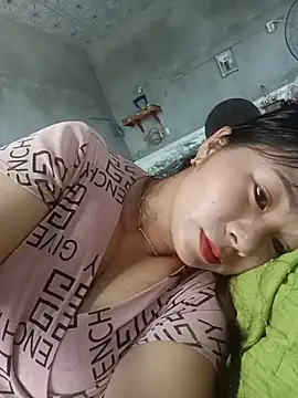 vangkt-cute online show from May 25, 2026, 6:08 am