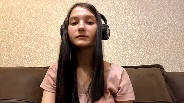 AurorAurora online show from December 2, 2025, 9:14 am