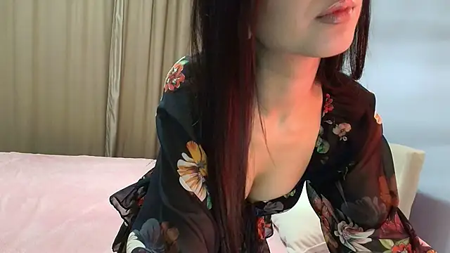 mooniejin online show from November 17, 2025, 12:55 pm