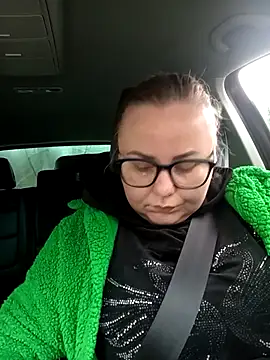 Moumy girl online show from November 19, 2025, 6:46 am