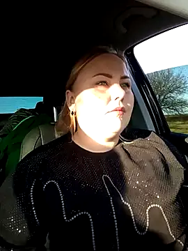 Moumy girl online show from November 24, 2025, 7:08 am