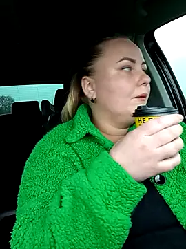 Moumy girl online show from December 5, 2025, 8:23 am