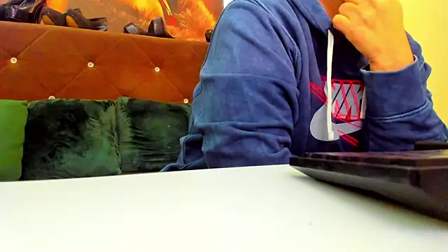 RueBeth online show from November 13, 2025, 11:53 am