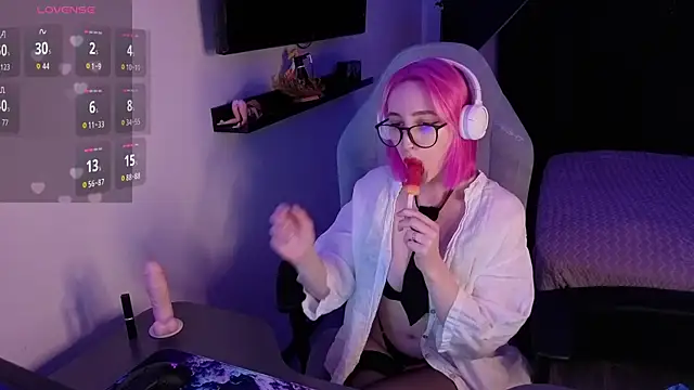 Alisa World8 online show from November 30, 2025, 4:44 pm