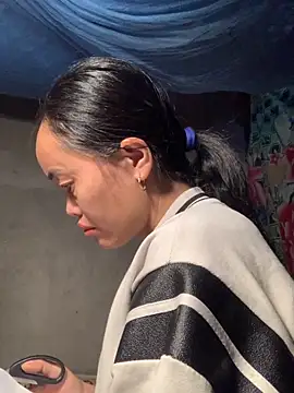 phuong cute online show from November 11, 2025, 2:22 am