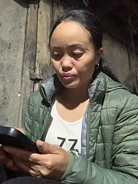 phuong cute online show from December 3, 2025, 1:31 pm