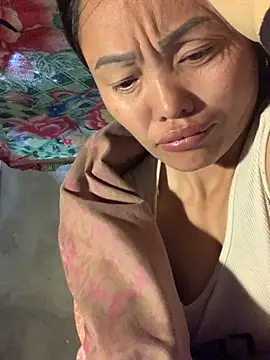 phuong cute online show from December 4, 2025, 1:48 am