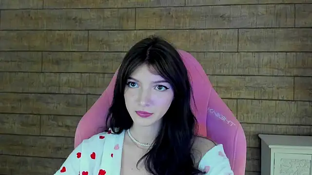 Snapshot of SophiaProve chatting on May 8, 2026, 4:34 pm SophiaProve online show from May 8, 2026, 4:34 pm