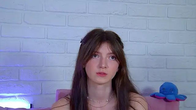 Snapshot of SophiaProve chatting on June 18, 2026, 4:11 pm SophiaProve online show from June 18, 2026, 4:11 pm
