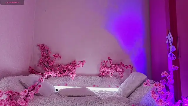 Kitty gaze online show from February 24, 2026, 2:26 pm