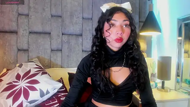 Emmaskinny online show from December 5, 2025, 3:37 am