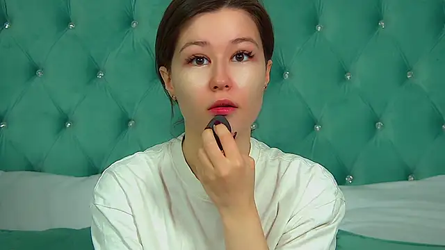 MiaJoys online show from November 27, 2025, 6:15 am