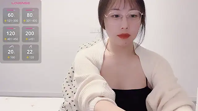 suisui322 online show from February 2, 2026, 1:32 pm