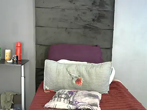 WILD KITTYxXxX online show from November 18, 2025, 3:16 pm