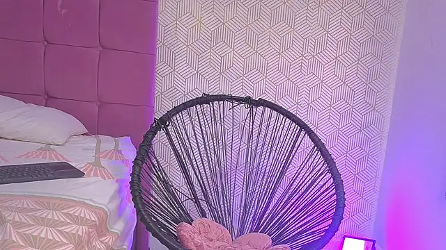 Kylie strong online show from November 19, 2025, 12:05 pm